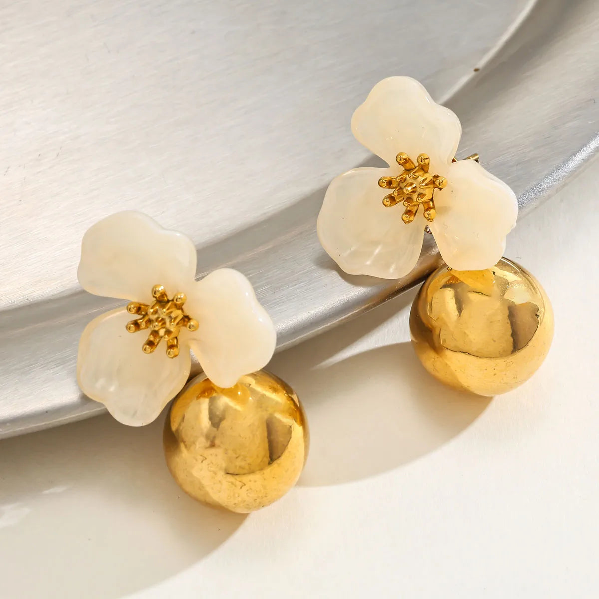 Aretes Flor Camelia 🤍