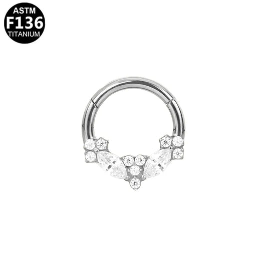 Piercing Argolla Plateada Con Horse Eye Acostado Y Zirconias Sobre