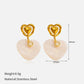 Aretes de Corazones Superpuestos con Nácar Colgante 🤍